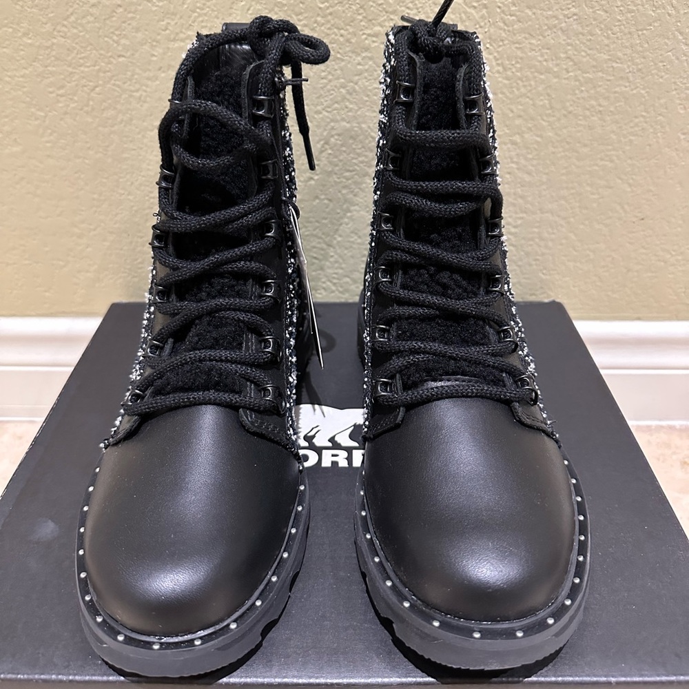 Sorel Lenox lace cozy winter shearling black white, size 8